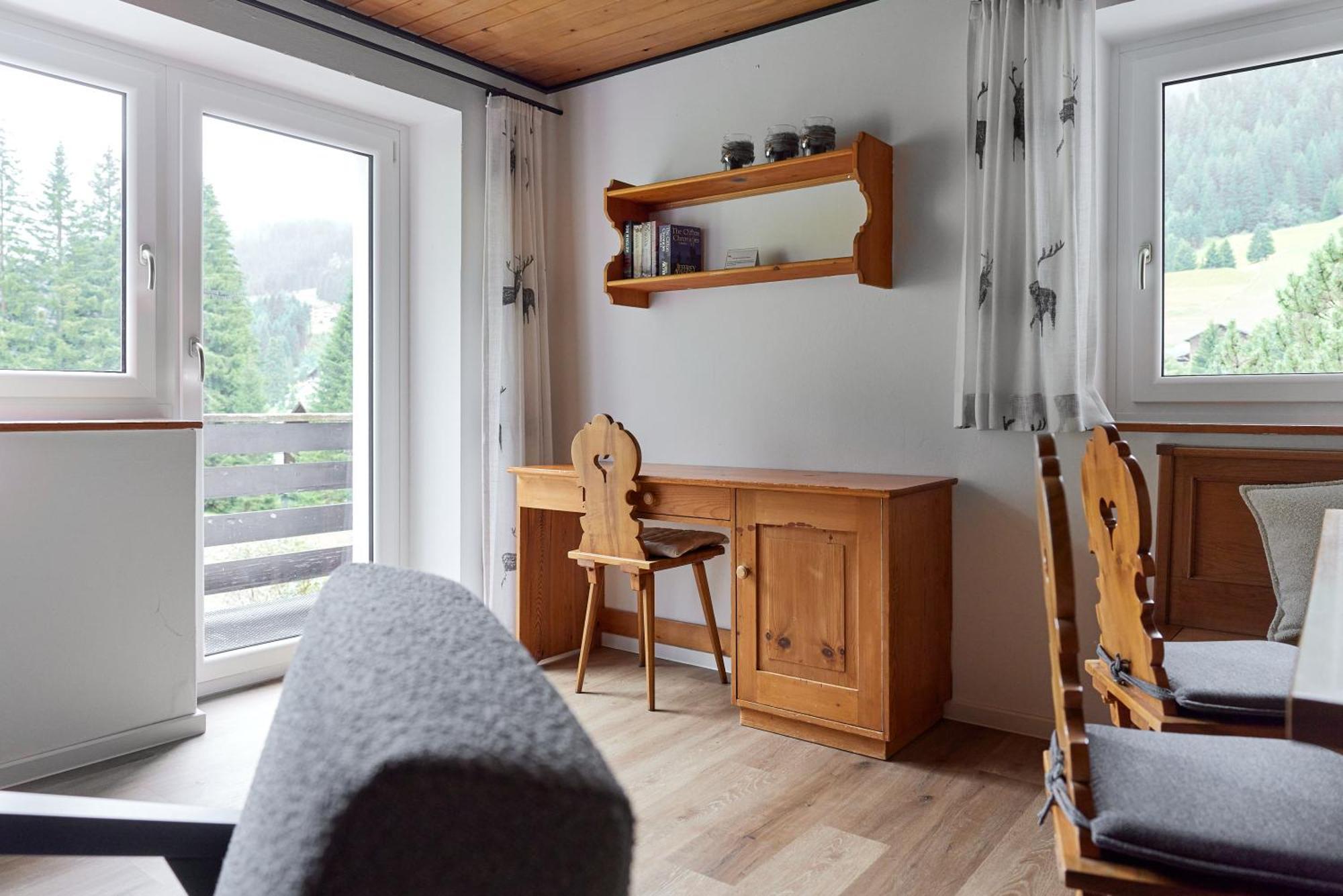 Alpenhaus Montafon By Pferd Auf Wolke
