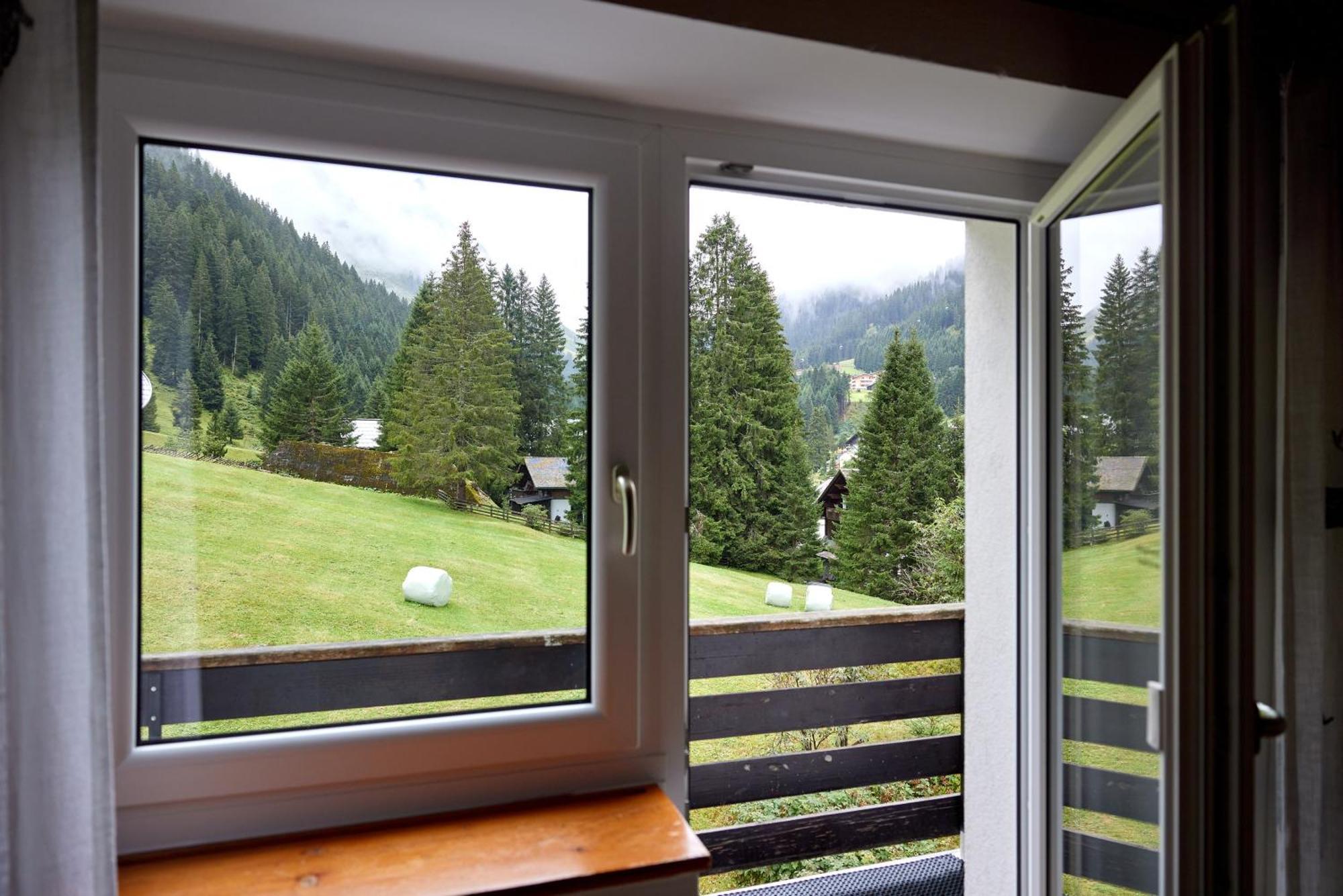 Alpenhaus Montafon By Pferd Auf Wolke * Gargellen