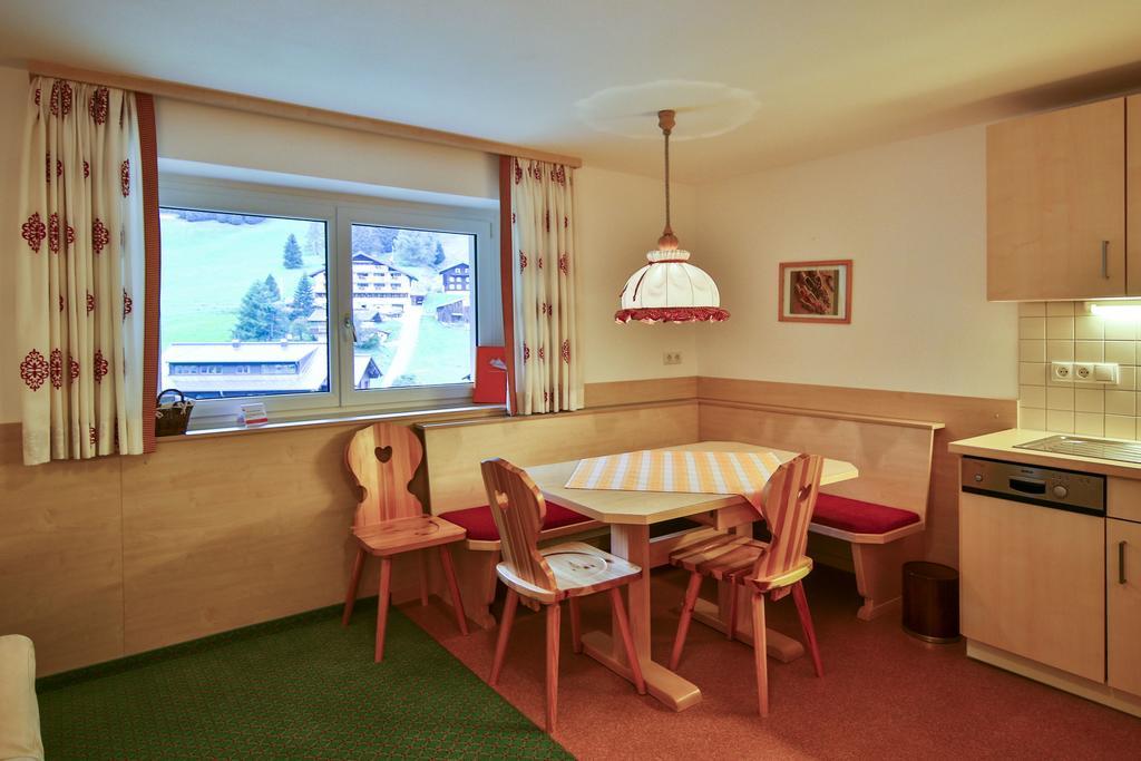 Alpenhaus Montafon By Pferd Auf Wolke *
